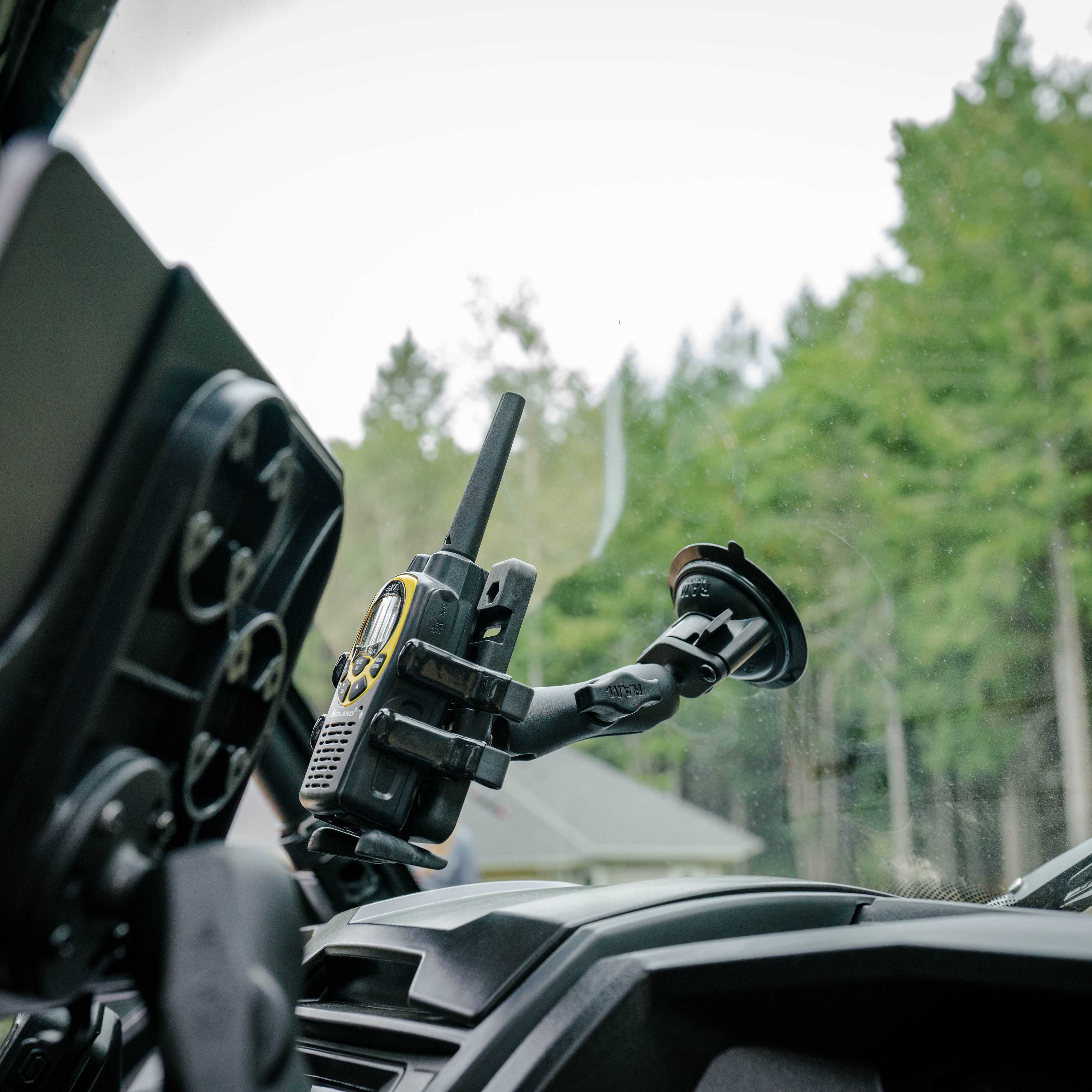 RAM® Finger-Grip™ Universal Mount with RAM® Twist-Lock™ Suction Cup Base - Image 4
