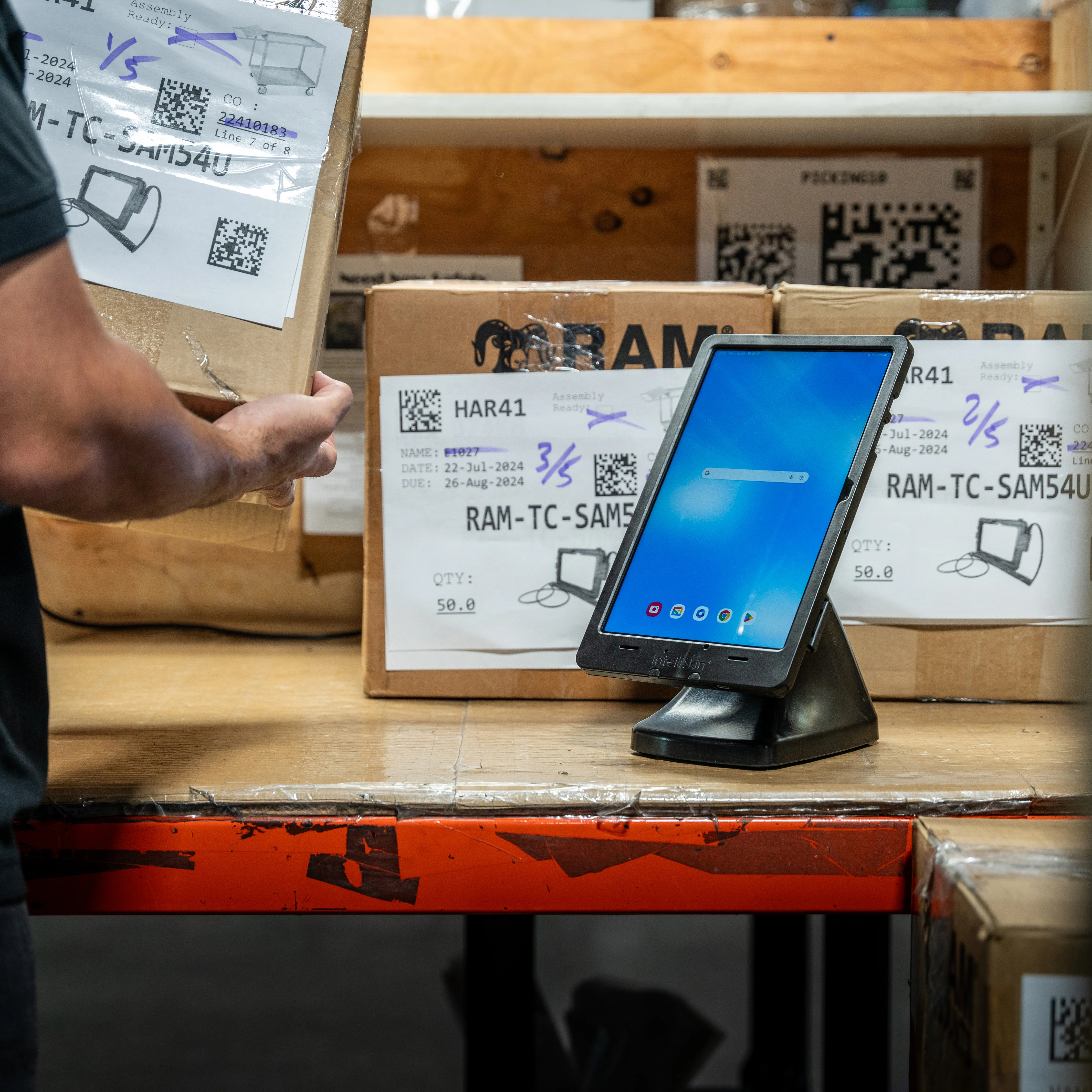 GDS® Uni-Conn™ Powered Kiosk Dock with PoE - Image 5