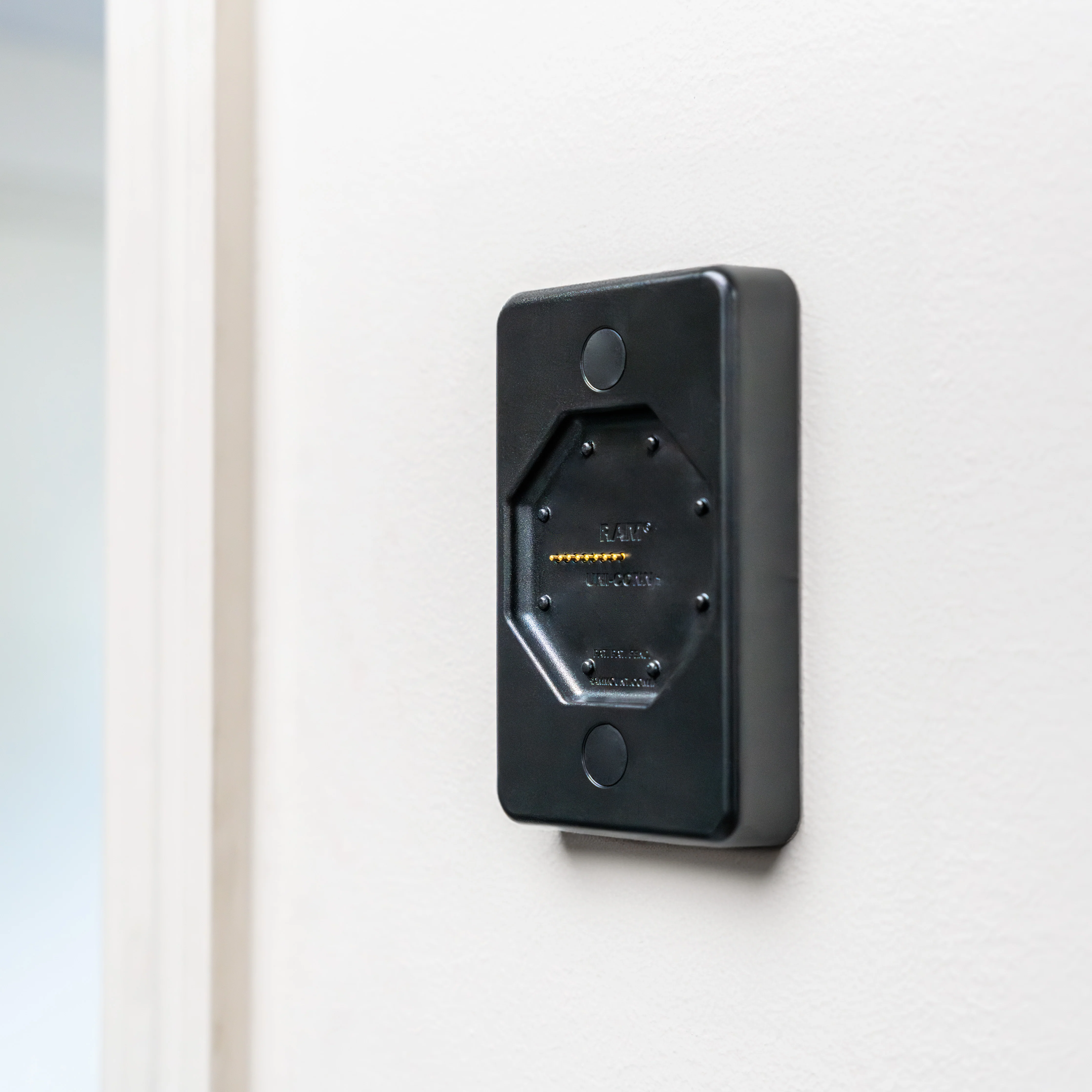 GDS® Uni-Conn™ Powered Wall Dock with PoE - Image 5