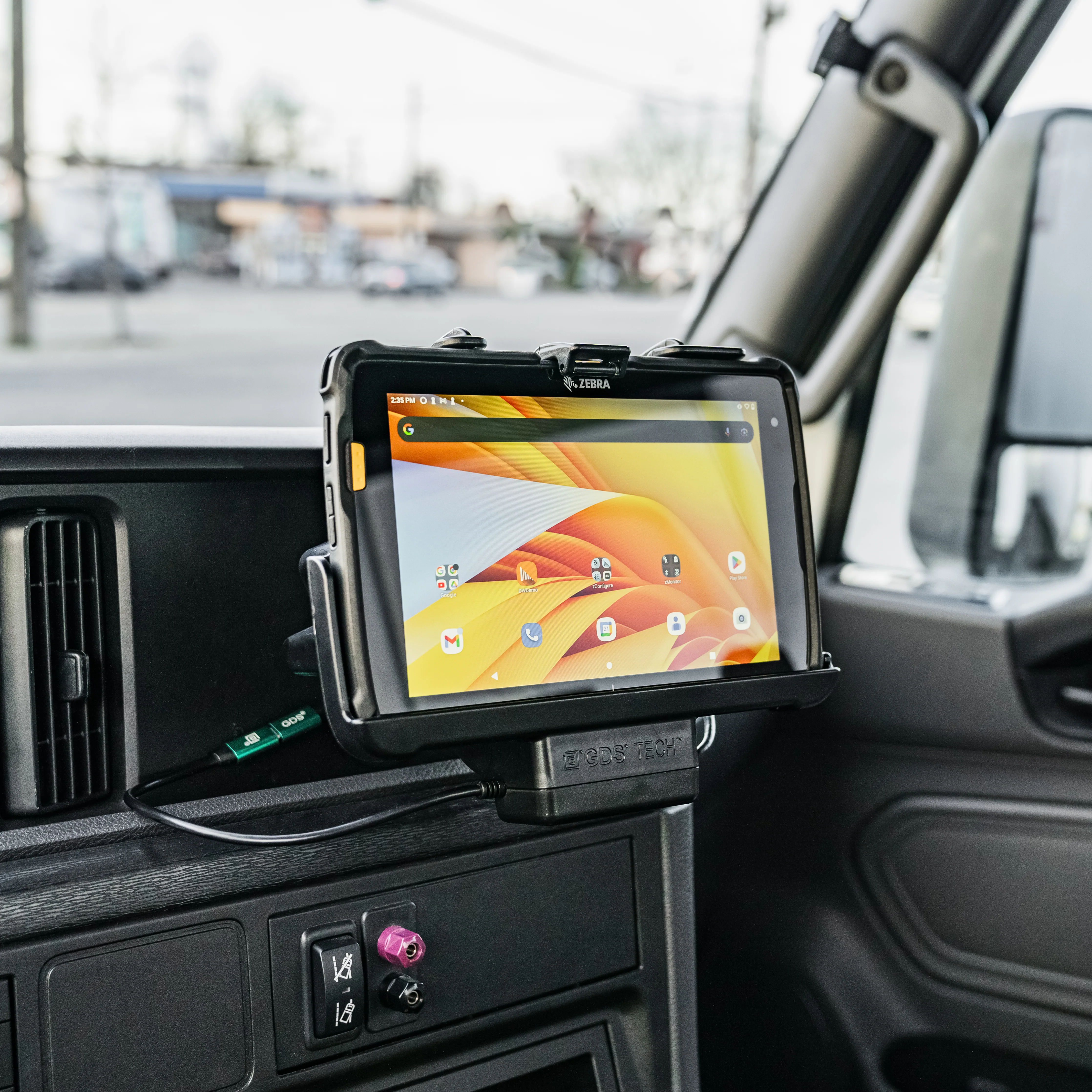 GDS® Powered Dock for Zebra ET4x 8" with IntelliSkin® - Image 8