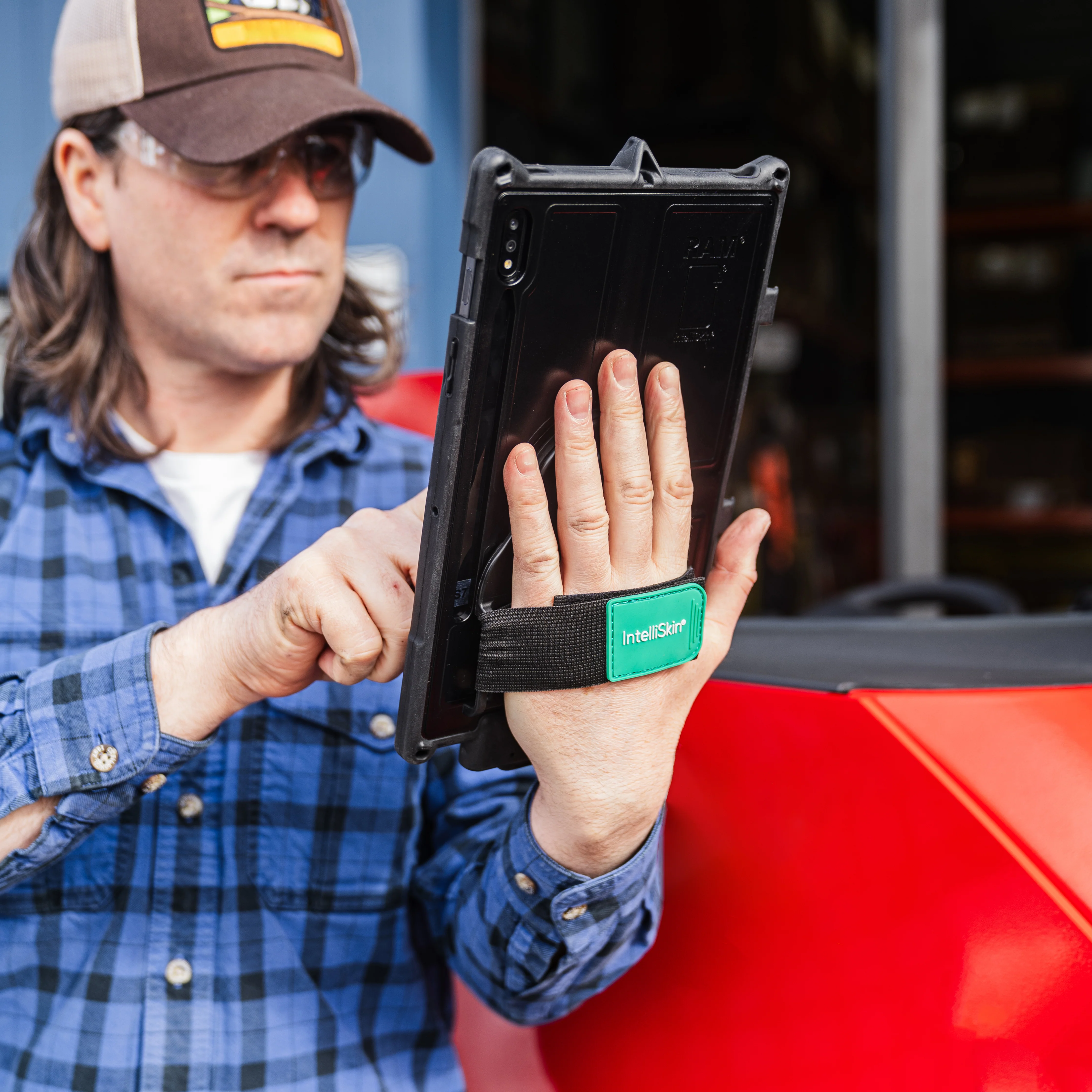 GDS® Uni-Conn™ Adapter with Hand Strap for IntelliSkin® - Image 3