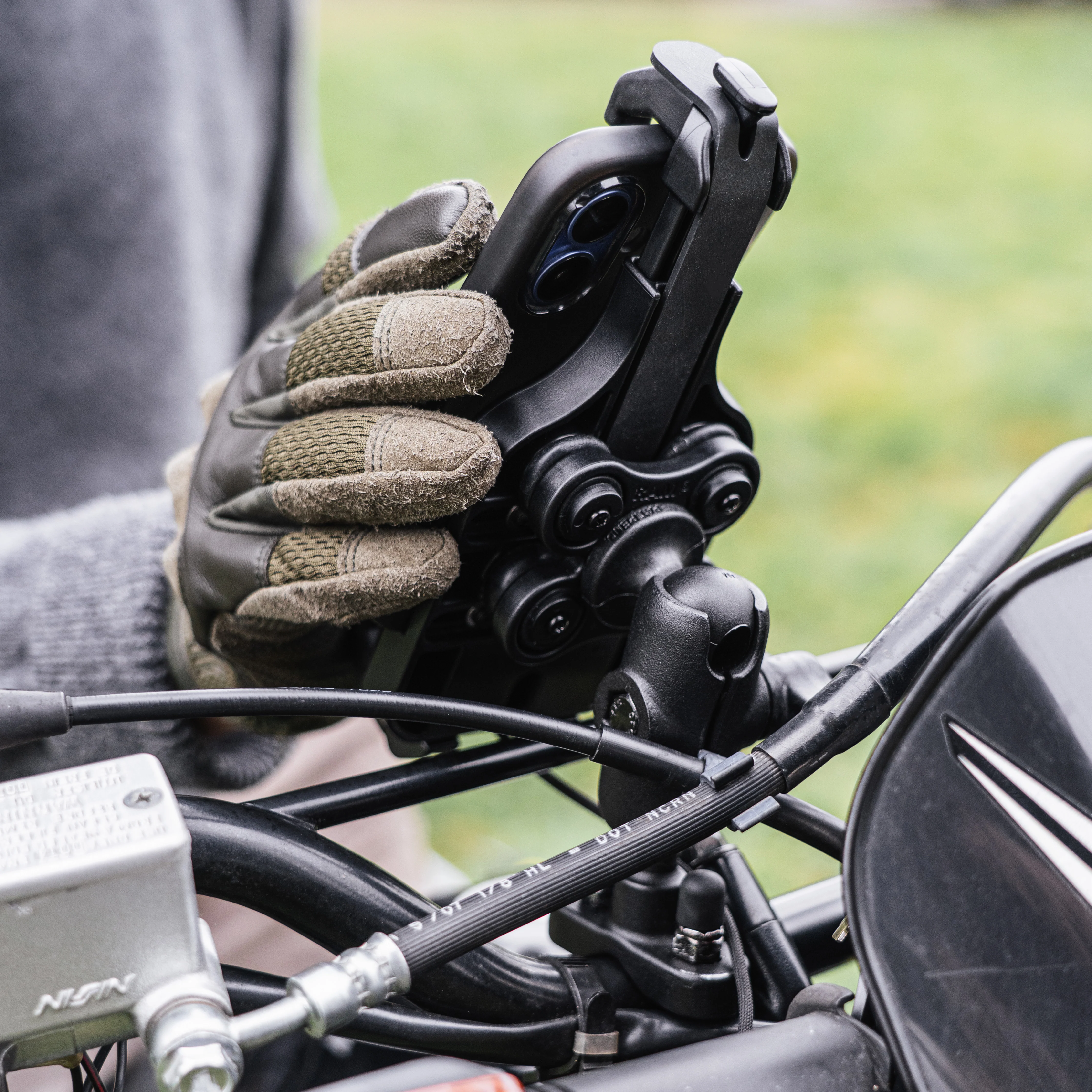 RAM® Quick-Grip™ Pro Phone Holder with Ball & Vibration Damper - Image 8