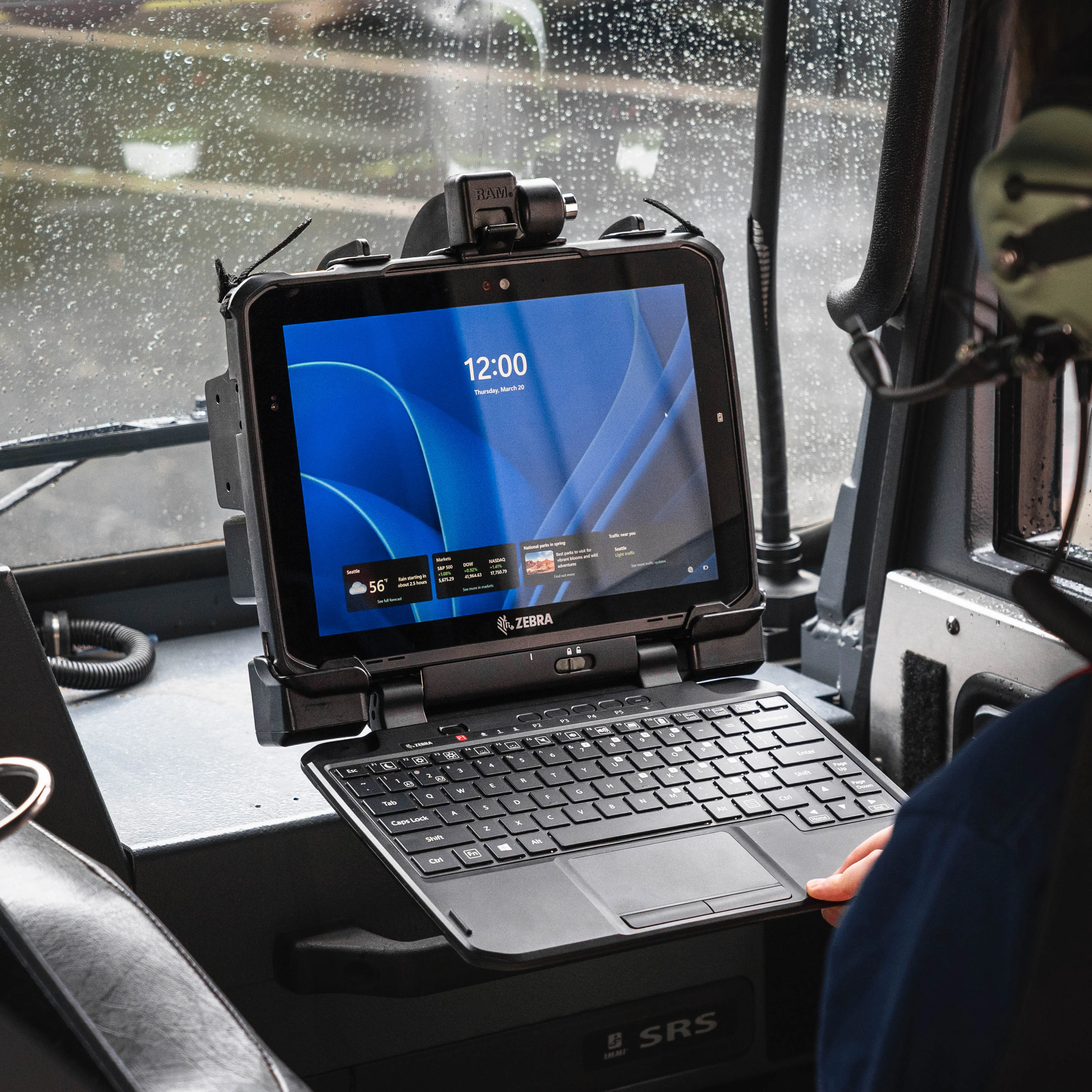 RAM® Locking Form-Fit Holder for Zebra ET8x 2-in-1 Tablet - Image 9