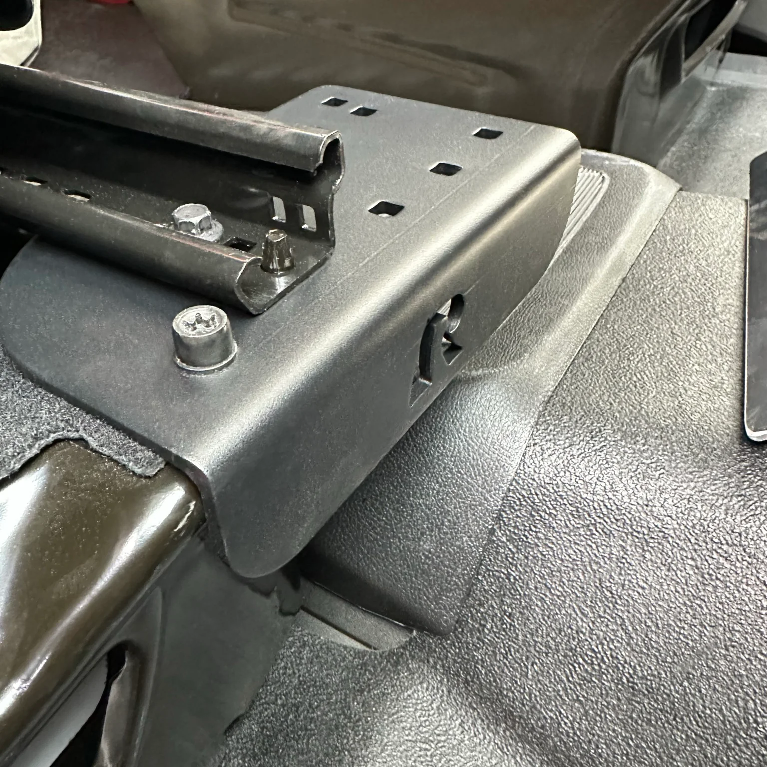 RAM® No-Drill™ Mount for '14-26 Ford Transit Full Size Van - Image 4