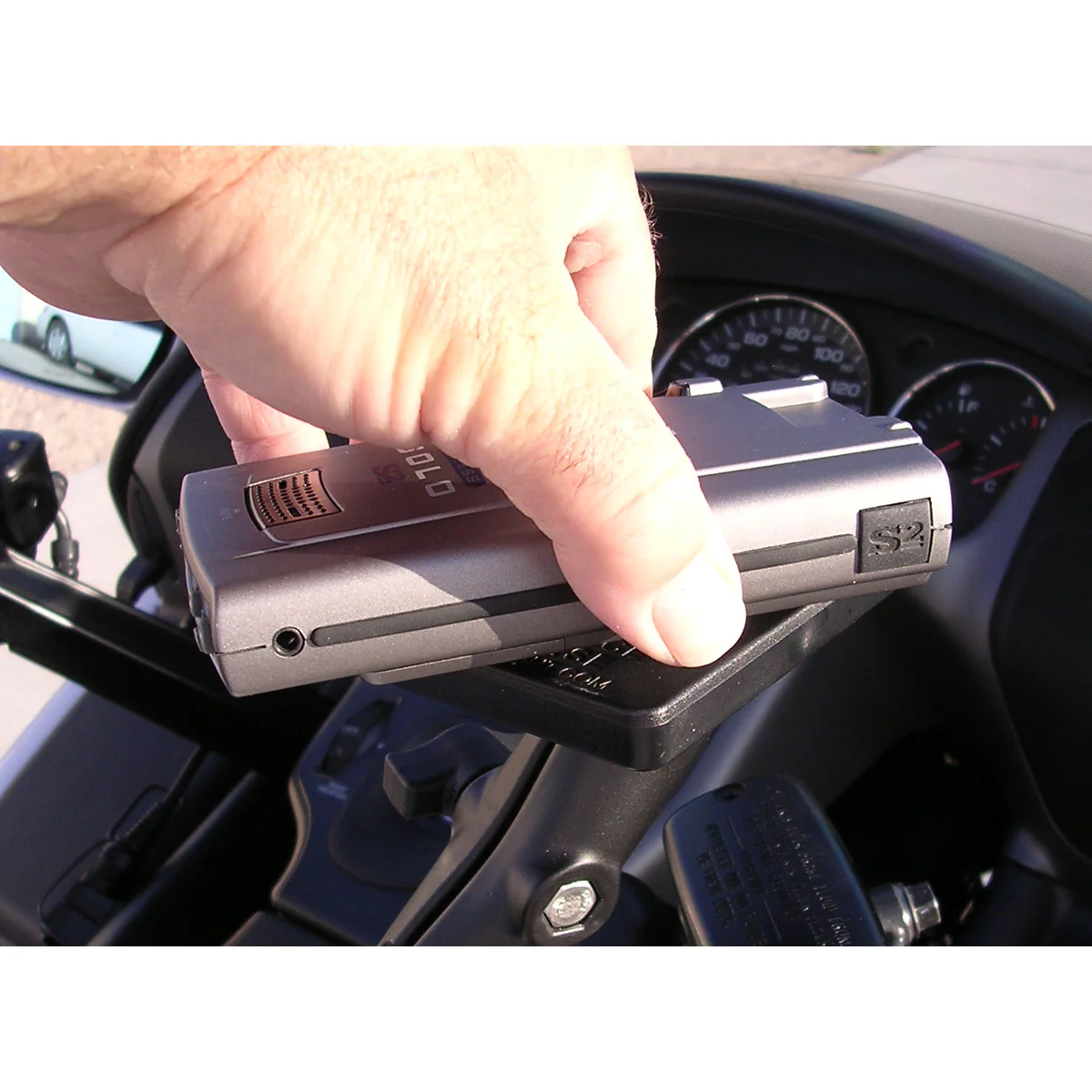 RAM® Power Plate™ III Universal Magnetic Holder - Image 4